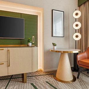 Premier Corner Room-1 King Balcony